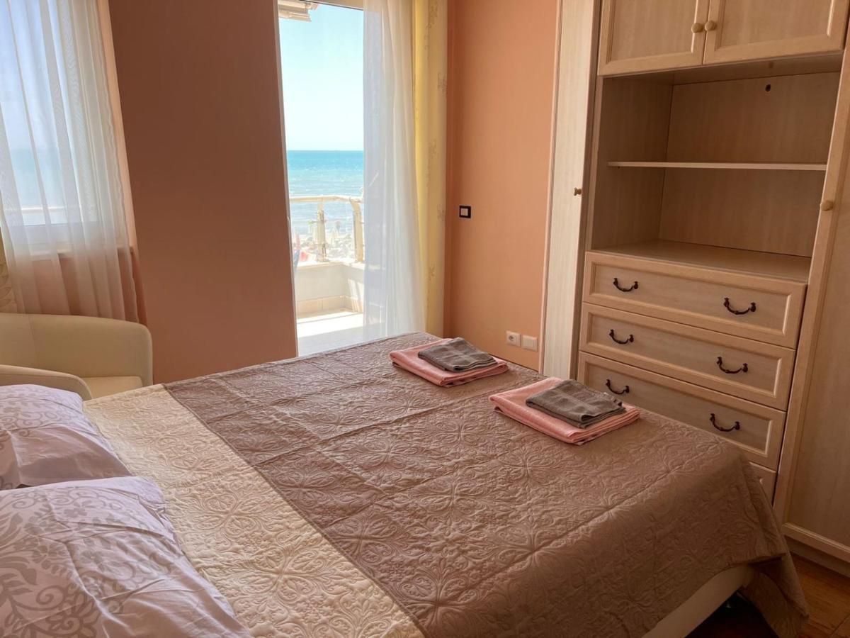 Sea View-Apartment On The Beach - Durrs2 Durrës 외부 사진