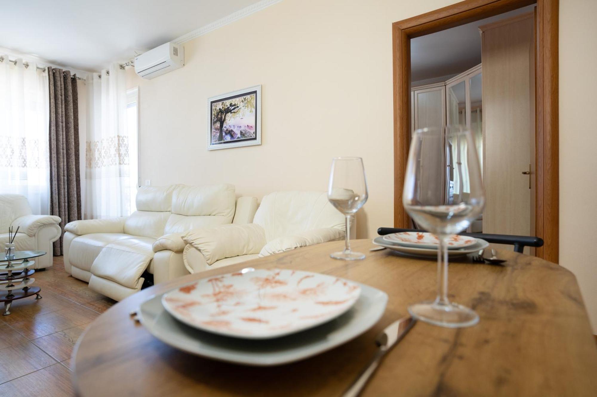 Sea View-Apartment On The Beach - Durrs2 Durrës 외부 사진